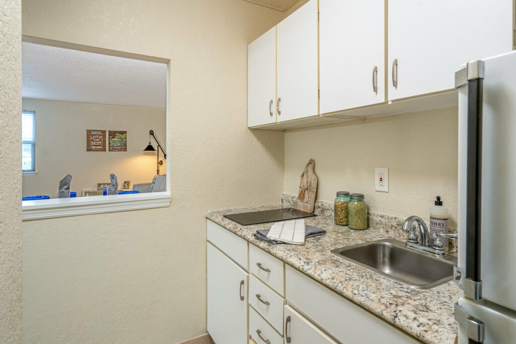 East Ridge Residence | Apartment kitchen
